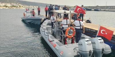 Marmara Denizi'nde kanoyla açıldıktan sonra kaybolan 2 kişiyi arama çalışması sürüyor