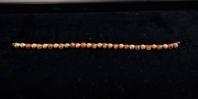 ABD müzesinde sergilenen 2500 yıllık altın kolye Türk yetkililere iade edildi