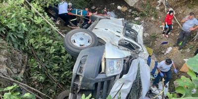 Tokat'ta fındık işçilerini taşıyan minibüs devrildi, 1 kişi öldü, 25 kişi yaralandı