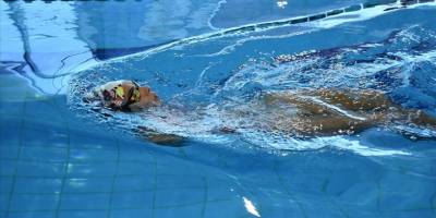Paris'te yüzme branşında milli sporcu Sevilay Öztürk bronz madalya kazandı