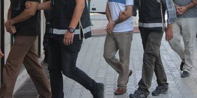 İzmir'de FETÖ'ye yönelik operasyonda 22 hükümlü ve şüpheli yakalandı