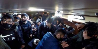 İzmir'de Türk kara sularına itilen 117 sığınmacı kurtarıldı
