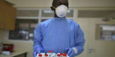 Kenya Sağlık Bakanlığı, Sevgililer Günü'nde çiftleri hediye olarak kan bağışına çağırdı