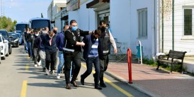 Silah kaçakçılığından gözaltına alınan 20 zanlı adliyeye sevk edildi