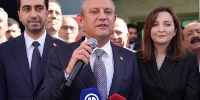 CHP Genel Başkanı Özel, Tuzla ve Bakırköy belediyelerini ziyaret etti