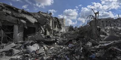 İsrail ordusunun Lübnan'a düzenlediği saldırılarda 5 kişi öldü