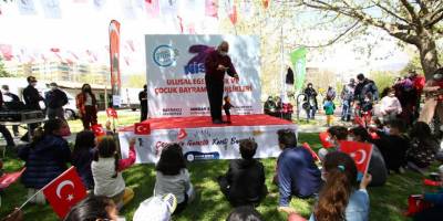 Bayraklı'da 23 Nisan coşkusu başladı