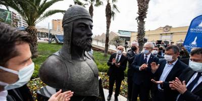İlk Türk denizcilerinden Çaka Bey'in büstü açıldı