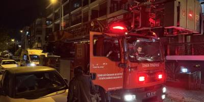 İzmir'de apartmanda çıkan yangında 3 kişi dumandan etkilendi
