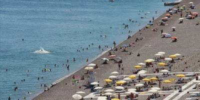 Rusya’nın uçuş kısıtlamasından sonra Ukrayna Devlet Başkanı: Türkiye’ye turist akışını artırmalıyız