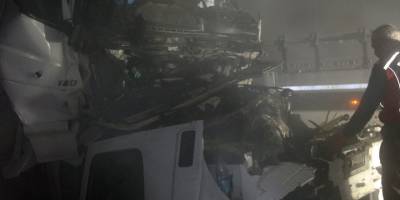 Afyonkarahisar'da babasının kullandığı tıra arkadan çarpan tır sürücüsü öldü