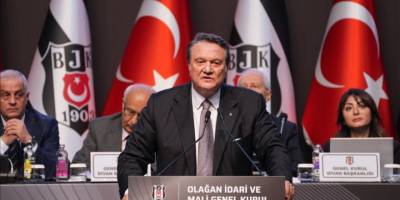 Hasan Arat, Beşiktaş Futbol AŞ başkanlığı ve üyeliğinden istifa etti