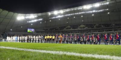 Barcelona ve Real Madrid'in efsaneleri Katar'da sahaya çıktı