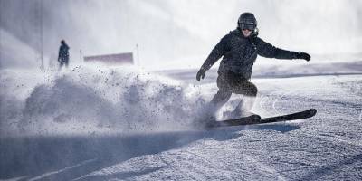 Kar kalınlığının 82 santimetreye ulaştığı Palandöken'de kayak sezonu başladı