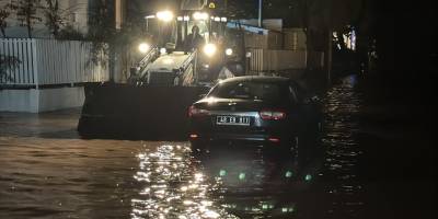 Bodrum'da kuvvetli sağanak nedeniyle evleri su bastı