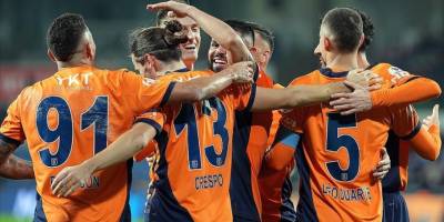 Başakşehir evinde Atakaş Hatayspor'u 3-0 mağlup etti