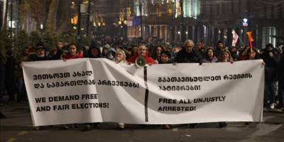 Gürcistan'da süren AB yanlısı gösterilerde parlamento seçimlerinin yenilenmesi istendi