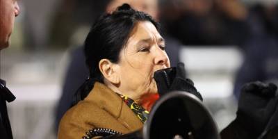 Gürcistan Cumhurbaşkanı Zurabişvili, Tiflis'te devam eden AB yanlısı gösterilere katıldı