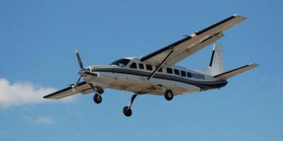 Paris’te küçük uçak düştü: 4 ölü