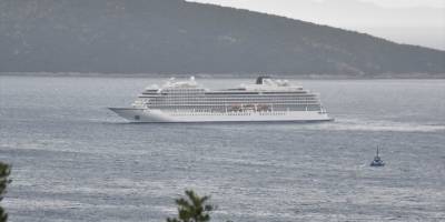 Norveç bayraklı kruvaziyer gemisi "Viking Orion" sezon hazırlığı için Bodrum'a demirledi