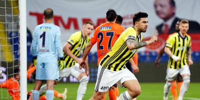 Fener, 1-0 geriye düştüğü maçtan 2-1'le çıktı