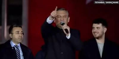 Özgür Özel Saraçhane'yi çok sevdi!