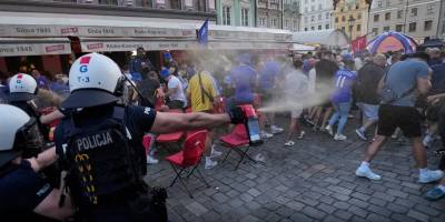 UEFA Avrupa Konferans finali öncesi kavga çıktı