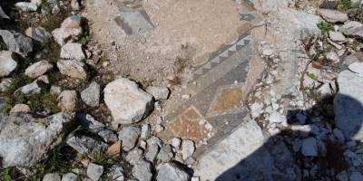 Roma ve Doğu Roma dönemine ait kaya mezarları delik deşik edildi