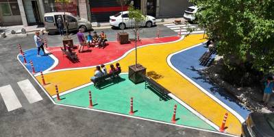 Konak'ta okul yollarına renkli dokunuş