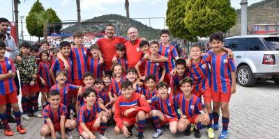 Özkan: Bu toprakların çocukları ile olmaya devam edeceğim