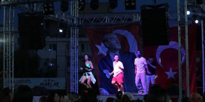 Dansın ve müziğin kalbi Çiğli’de attı