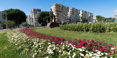 İzmir'e yaz dokunuşu