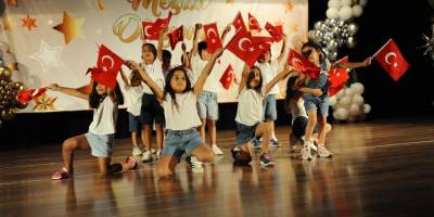 Karşıyakalı miniklerin mezuniyet coşkusu