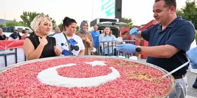 Manisa Büyükşehir'den aşure ikramı