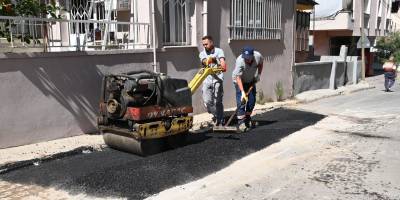 Karabağlar’da asfalt çalışmaları tam gaz!
