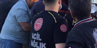 İşçi servisi ile kamyonet çarpıştı, araçta sıkışan bir işçi uzun uğraşlar sonucu kurtarıldı