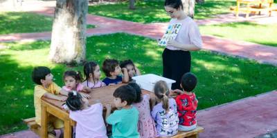 Güzelbahçe'den çocuklara yaz kampı hediyesi