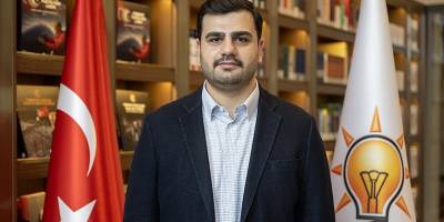 Hainlere Lanet, Demokrasiye Sonsuz Zafer!