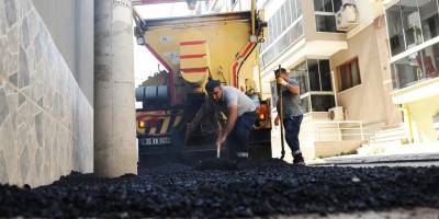 Karşıyaka'da asfalt harekatı