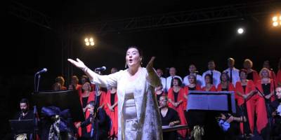 Seferihisar'da sanat ve dayanışma “Yıldızların Altında” buluştu