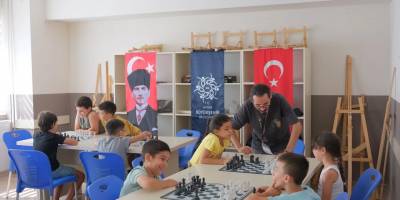 Aydın'da çocuklar satrançla düşünmeyi öğreniyor