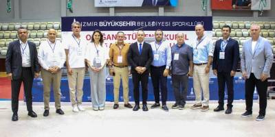 İzmir Büyükşehir Spor Kulübü’nde bayrak değişimi