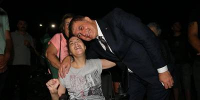 Başkan Tugay, Alaybey Mahalle Şenliği’ne katıldı