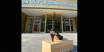 Çerçioğlu'na kırık topuklu protesto!