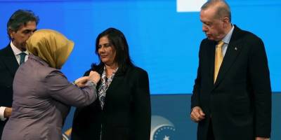 Özlem Çerçioğlu AK Parti’ye katıldı