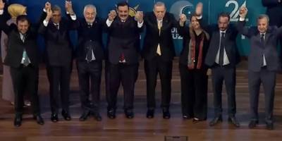 Erdoğan rozetlerini taktı: İşte AK Parti'ye katılan yeni isimler