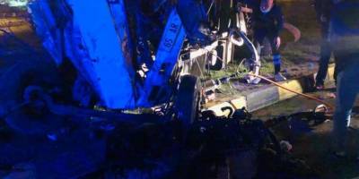 Tatvan'da 2 kamyon çarpıştı: 1 ölü, 2 yaralı