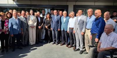 Çerçioğlu’ndan AK Parti İl Binası’nda mesaj: Onlar konuşur, biz hizmet yaparız