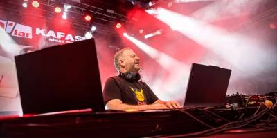 İzmirliler 90’lar gecesi ile coştu!