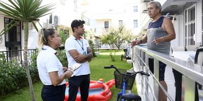 Kuşadası'nda Güvercin Masa halkın yanında